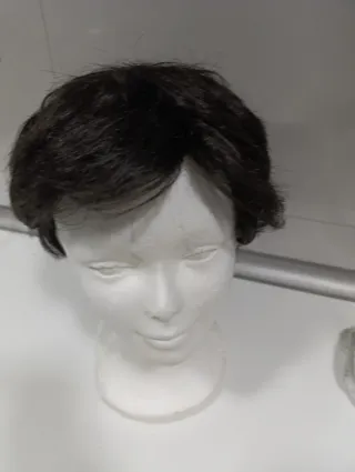 Peluca pelo natural castaño oscuro