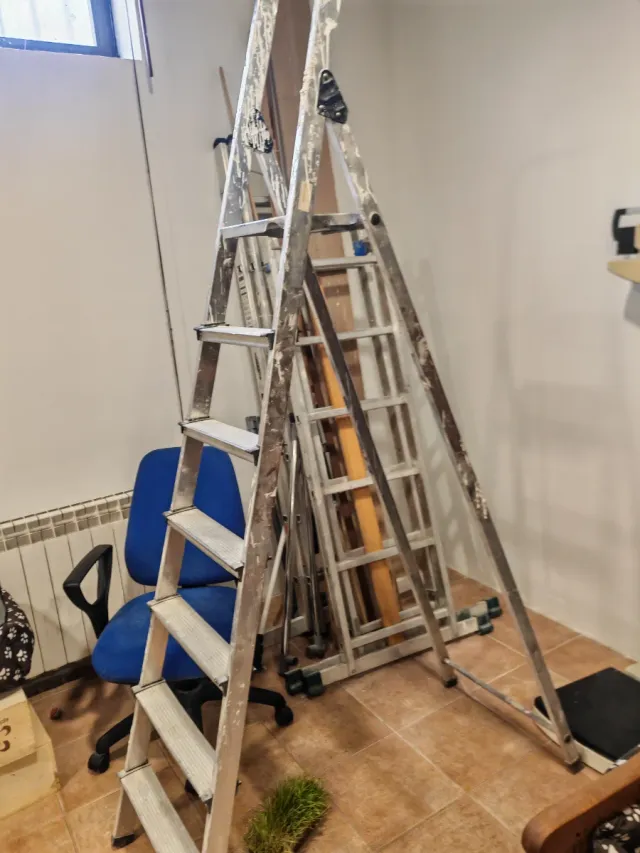 Escalera de aluminio plegable