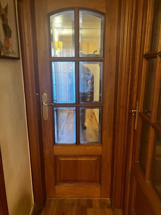 2 puertas  madera interior con cristal y 2 sin