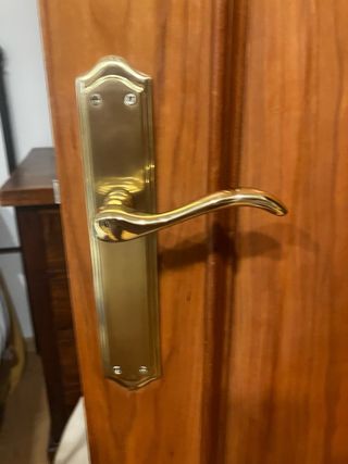 2 puertas  madera interior con cristal y 2 sin