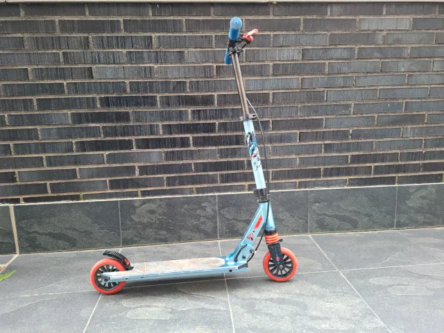 Patinete Oxelo MID5 azul 6-9 años