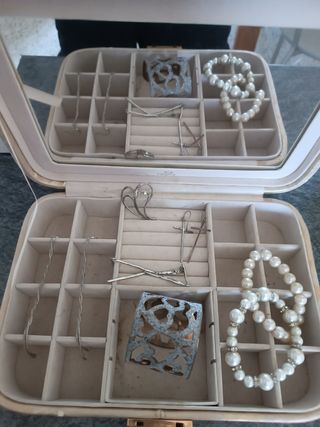 Bracciali orecchini portagioie