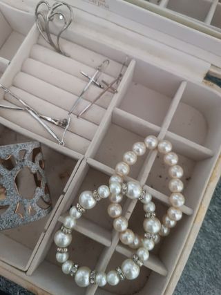 Bracciali orecchini portagioie