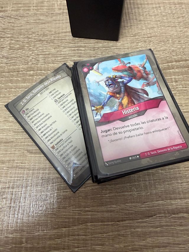 Keyforge: Baraja Z.D. Torch + Accesorios