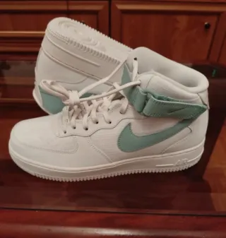 Nike Air Force 1 Mid Blancas y Turquesa
