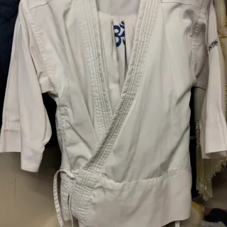 Kimono de kárate blanco