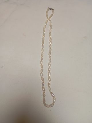 Collar de perlas de arroz