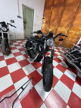 Harley Davidson Custom Negra