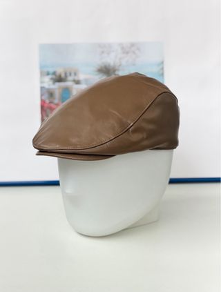 Boina de piel marrón