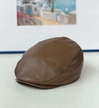 Boina de piel marrón