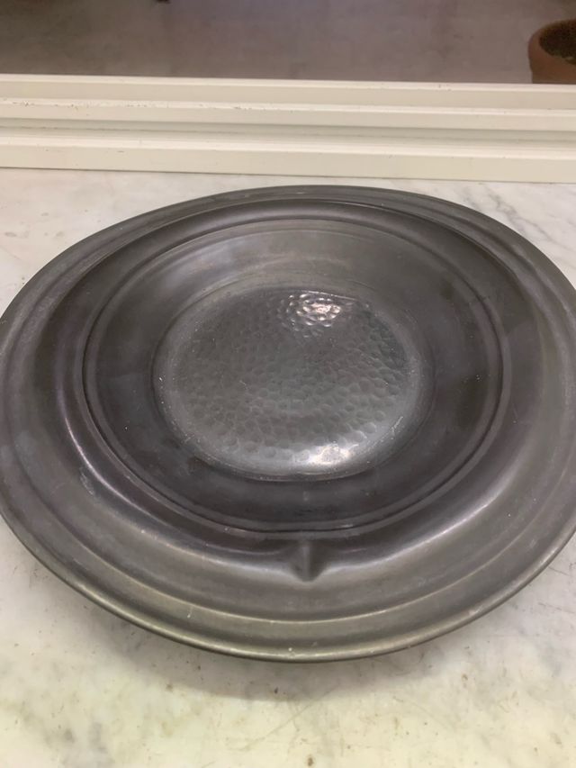 Anfora in peltro d'epoca con piatto