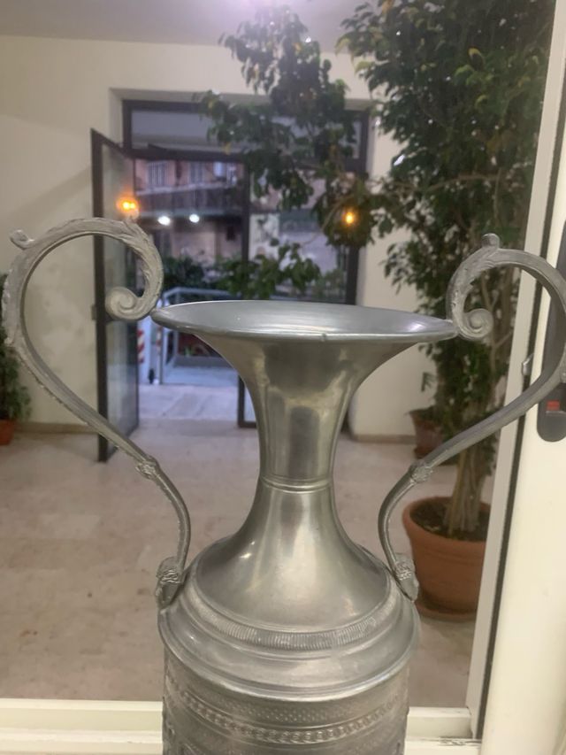 Anfora in peltro d'epoca con piatto