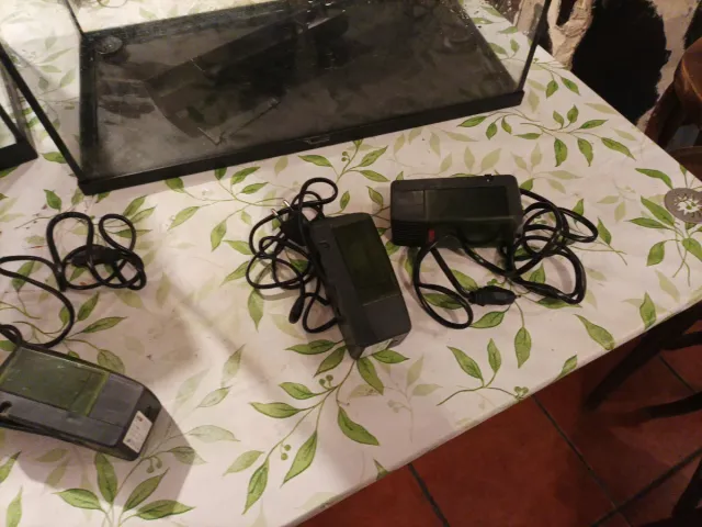 2 Peceras de cristal y plástico