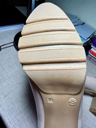 Zapatos a estrenar tacón medio nude comodisimos