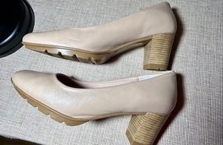 Zapatos a estrenar tacón medio nude comodisimos