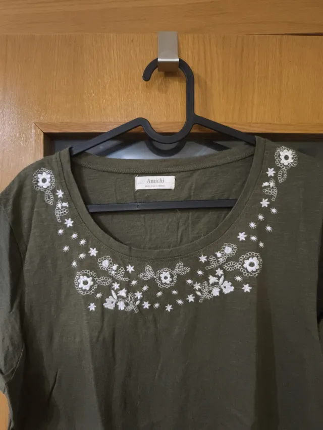 Camiseta Amichi bordada verde militar Talla XL