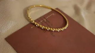 Pulsera Roca con detalles plateados chapada en oro
