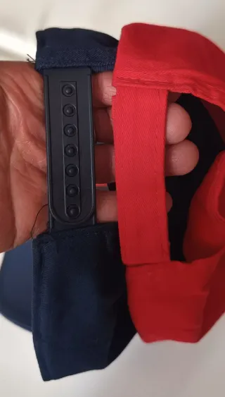 2 Cappellini Blu e Rosso