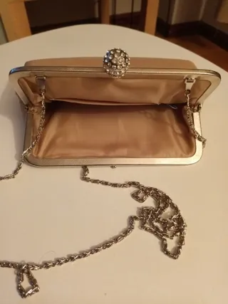 Bolso de fiesta beige con pedrería