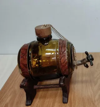 Barrica per liquori con supporto