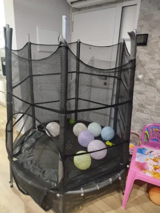 Cama elástica infantil con red de seguridad