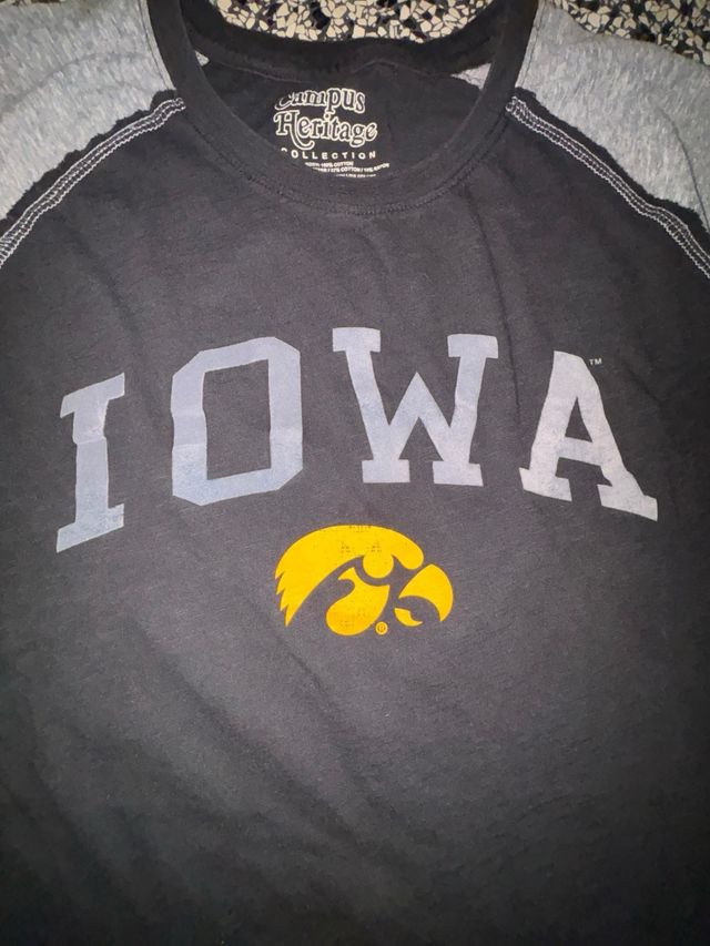 Maglietta vintage IOWA con logo giallo