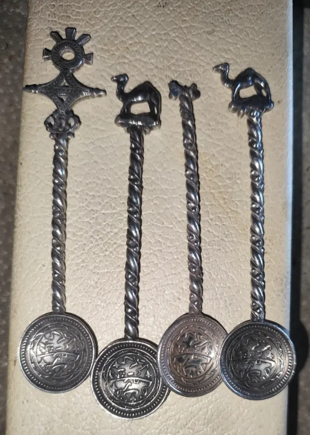 4 Cucharas Plata Años 50