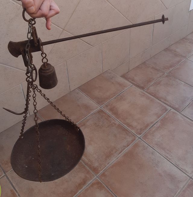 2 balanças romanas antigas vintage. Decoração