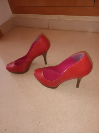 Zapatos de tacón rojos Cabe talla