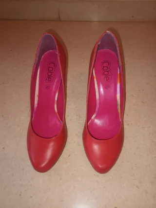 Zapatos de tacón rojos Cabe talla