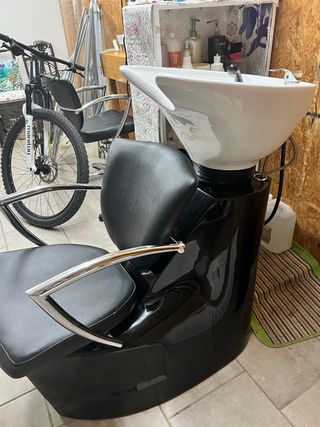 Rampa de lavagem e 2 cadeiras cabeleireiro