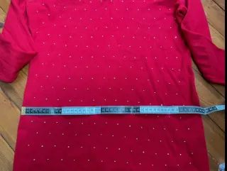 Jersey Tommy Hilfiger Rojo con Detalles Dorados Ta