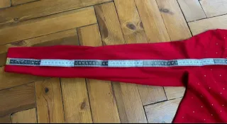 Jersey Tommy Hilfiger Rojo con Detalles Dorados Ta