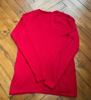 Jersey Tommy Hilfiger Rojo con Detalles Dorados Ta