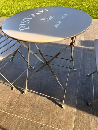 Tavolino rotondo e 2 sedie da esterno