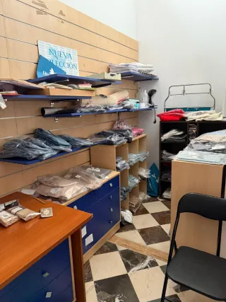 Venta mobiliario boutique de ropa infantil