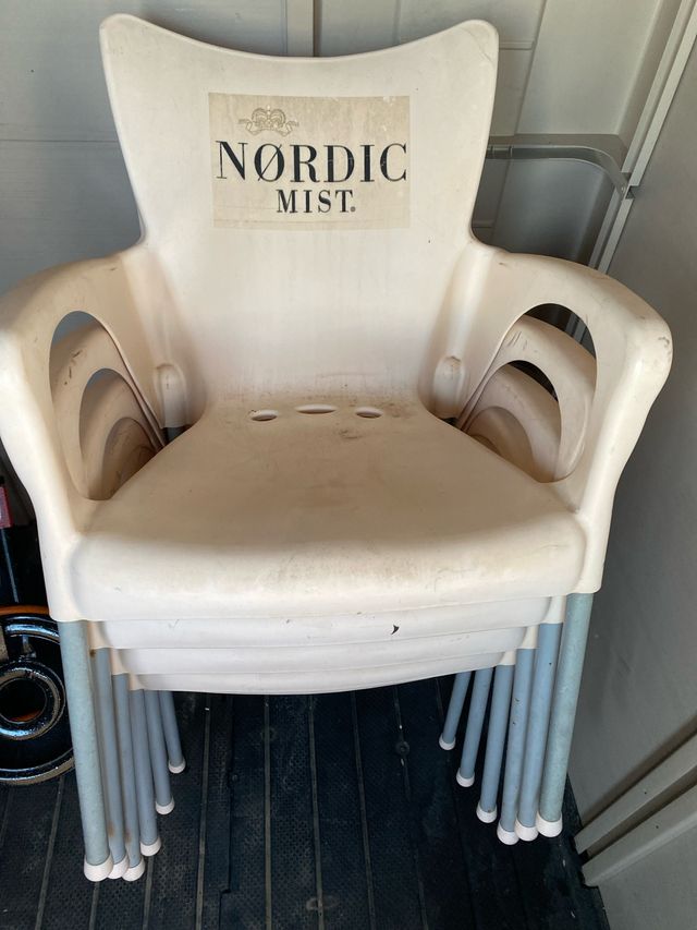 Sedie da bar Nordic Mist impilabili, 6 pezzi a 20€