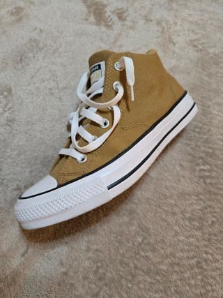 Converse Chuck Taylor Mid Top Marrones