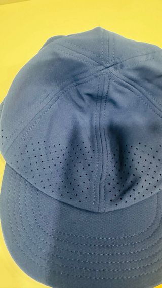 Gorra Oysho azul mujer