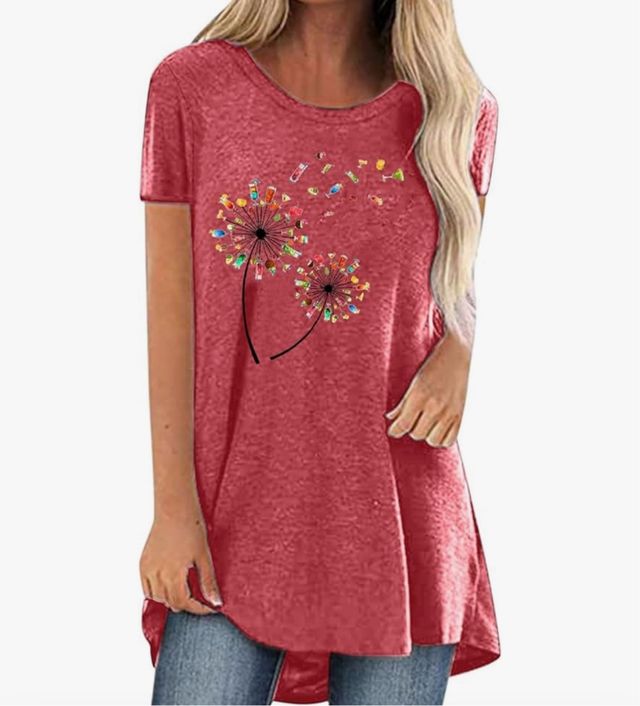 Camiseta con estampado de diente de león