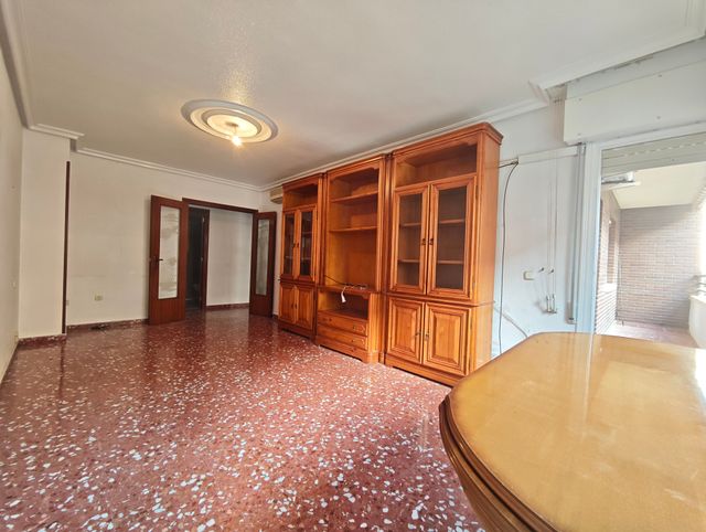 Piso exterior Av. Chapí