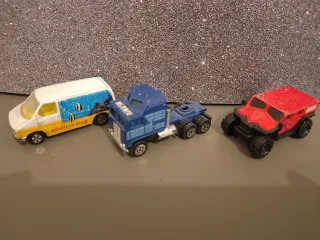 Set 3 macchinine: furgone, camion, fuoristrada