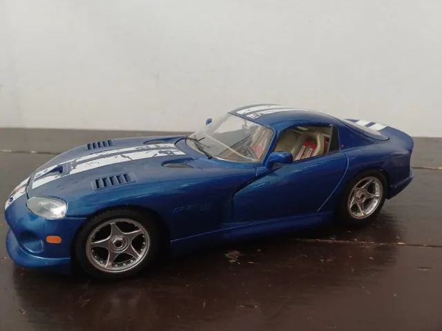 Dodge Viper GTS Bburago 1:18