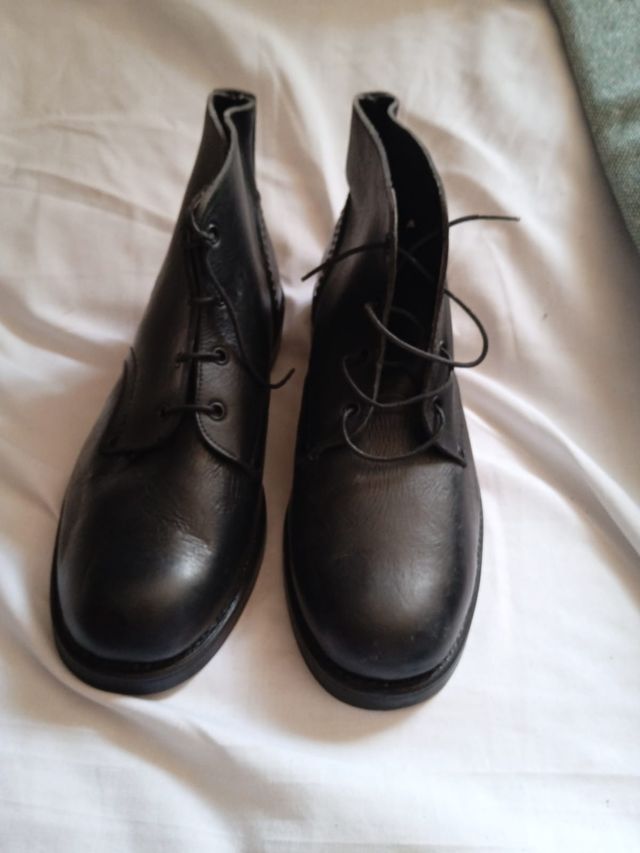 Botas de media caña negras