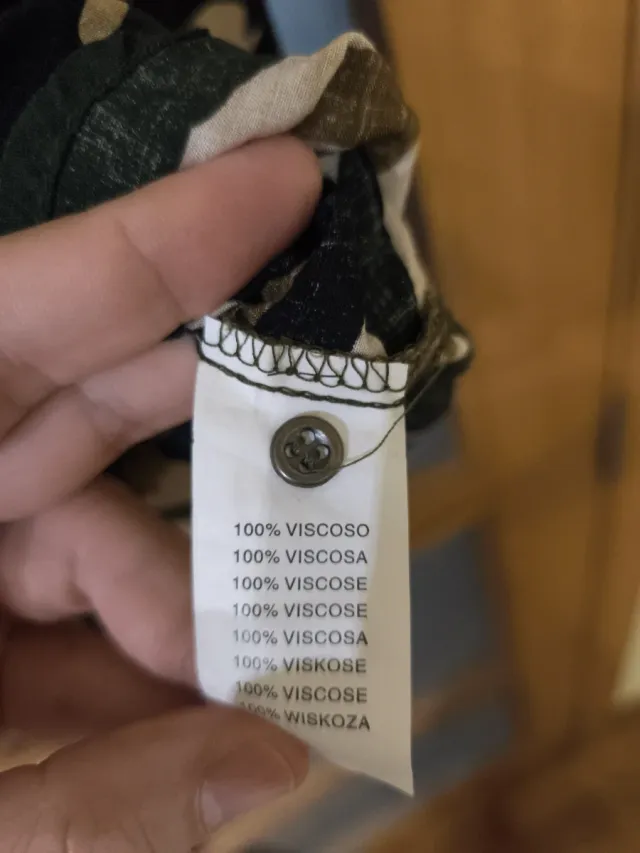 Camisa militar con adornos