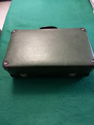 Valigia vintage verde