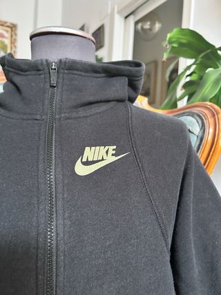 Sudadera Nike con capucha negra T.13/15 años