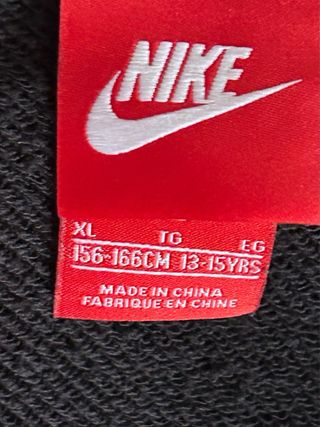 Sudadera Nike con capucha negra T.13/15 años