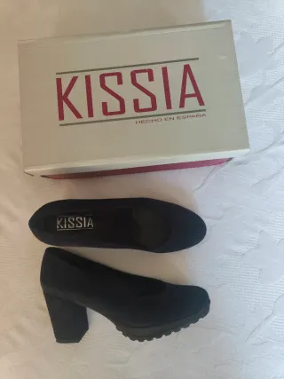 Zapatos salón piel serraje azul noche KISSIA