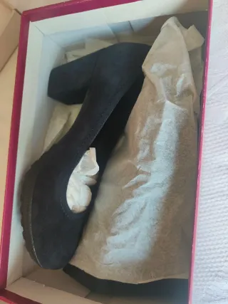 Zapatos salón piel serraje azul noche KISSIA